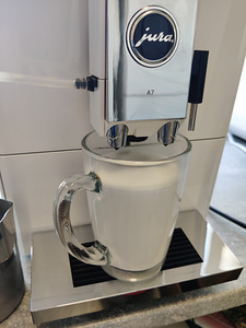 Jura täisautomaatne espressomasin (5 foto / 6)