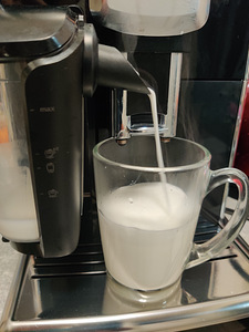 Philips LatteGo täisautomaatne kohvimasin (4 foto / 6)