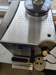 Siemens täisautomaatne espressomasin (4 foto / 7)