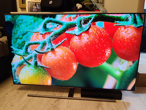 55" Samsung QLED телевизор 4K UHD SmartTV (1 фото из 7)