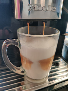 Miele täisautomaatne kohvimasin (5 foto / 6)