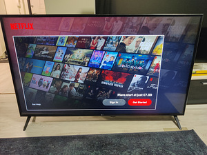 65" 4K UHD телевизор SmartTV (4 фото из 5)