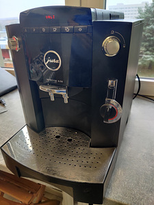 Jura täisautomaatne espressomasin (1 foto / 4)
