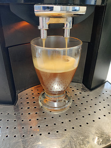 Jura täisautomaatne espressomasin (4 foto / 4)