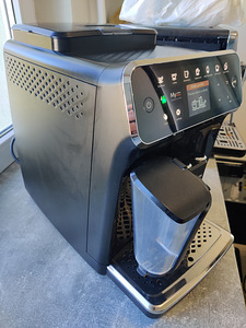 Philips LatteGo täisautomaatne espressomasin (3 foto / 9)