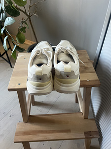 Tommy hilfiger tossud (3 foto / 3)