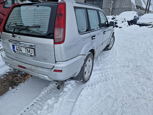 Nissan xtrail 2.2td (5 foto / 7)