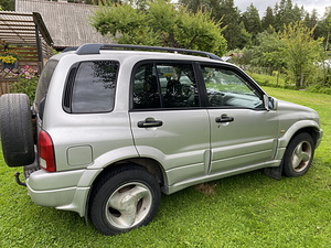 Suzuki Grand Vitara 2.0td MT (3 foto / 8)