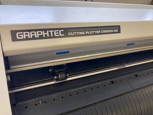 Резак для наклеек Graphtec CE5000-60 (2 фото из 3)