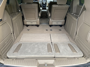 Chrysler Town & Country 3.6 211kw Limited (6 foto / 15)