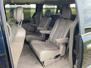 Chrysler Town & Country 3.6 211kw Limited (8 foto / 15)