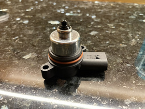 Õhkvedrustuse kompressori solenoidklapp BMW 37206789450 (3 foto / 5)