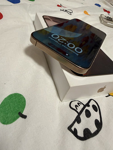 iPhone 16 Pro Max 256 ГБ (2 фото из 6)