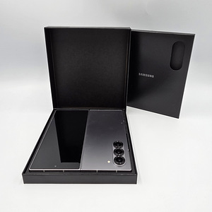 Samsung Galaxy Z Fold 6 | 512GB | Silver - with Warranty (3 foto / 9)