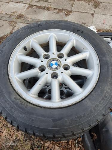 BMW 15 '' легкосплавные диски с зимней резиной (фото #1)