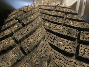 Uued talverehvid Michelin X-Ice North 4 SUV 235/60R18 107T (2 foto / 4)