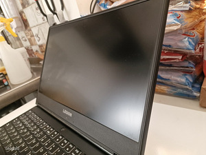 Lenovo Legion Y540-15IRH / 2060 / 16GB / 512 GB SSD (1 foto / 3)