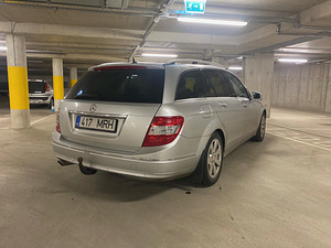 Mercedes-Benz C 220 Avantgarde HK 2.1 125kW (4 foto / 8)