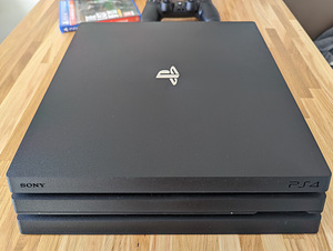 Playstation 4 Pro (kõige uuem mudel) (2 foto / 3)