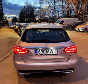 Mercedes-Benz C 220d (5 foto / 10)
