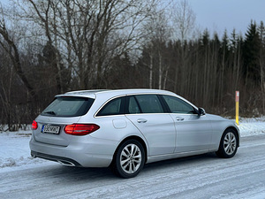 Mercedes-Benz C 220d (4 foto / 10)