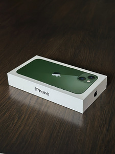 iPhone 13 128 Гб Новый (2 фото из 3)