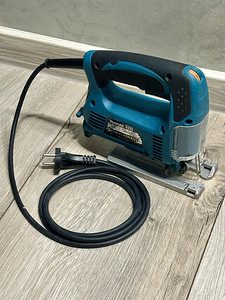 Tikksaag MAKITA 4329K (2 foto / 5)