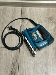 Tikksaag MAKITA 4329K (4 foto / 5)