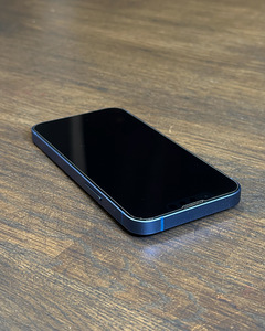 iPhone 13 mini 256 ГБ (2 фото из 7)