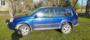 Nissan X-Trail (2 foto / 12)