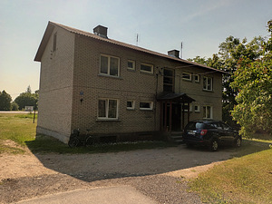 Продается квартира (1 фото из 7)