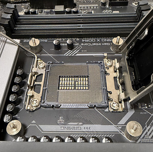 Emaplaat Gigabyte Z690 Gaming X (2 foto / 5)
