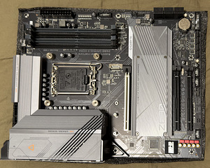 Emaplaat Gigabyte Z690 Gaming X (3 foto / 5)