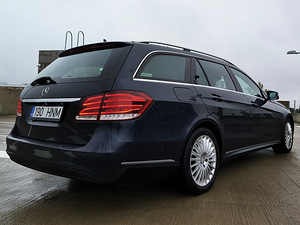 Mercedes-Benz E350 4MATIC Bang&Olufsen (4 foto / 14)