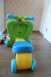 Ходунки и игрушки (4 фото из 7)
