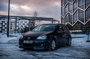 Volkswagen Golf (7 foto / 8)