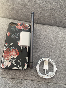 iPhone 8 Plus 64 ГБ «серый космос» (3 фото из 5)