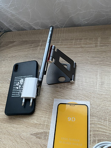 iPhone X 64GB Heas Seisukorras, Uus Aku (4 foto / 7)