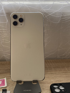 iPhone 11 Pro Max, 64 ГБ, серебристый (2 фото из 6)