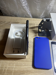 iPhone 8 64GB Heas Seisukorras, Uus Aku (6 foto / 7)