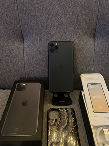 iPhone 11 Pro Max 64GB Midnight Green (2 foto / 6)