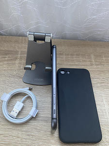 iPhone 8 64GB Heas Seisukorras, Uus Aku (5 foto / 7)