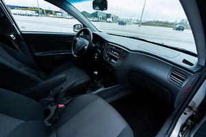 Kia RIo 1.4 71kW (8 foto / 9)