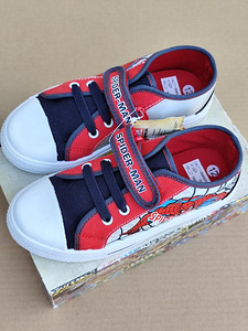 Kerged laste tennised-tossud Spider-Man, suurus 12uk (1 foto / 2)