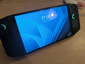 Lenovo Legion Go 8.8" (1 foto / 3)