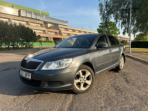Skoda Octavia 1.2TSI 2011 (2 foto / 13)
