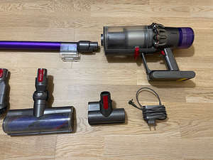 Dyson V11 Animal Plus (new engine and main body) (2 foto / 4)