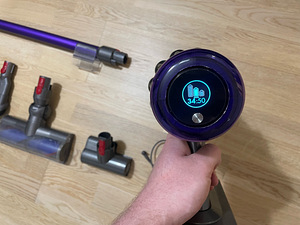 Dyson V11 Animal Plus (new engine and main body) (3 foto / 4)