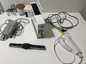 Nintendo Wii (3 foto / 4)