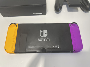 ALL GAMES FOR FREE! Nintendo Switch + MicroSD 64GB (3 foto / 4)